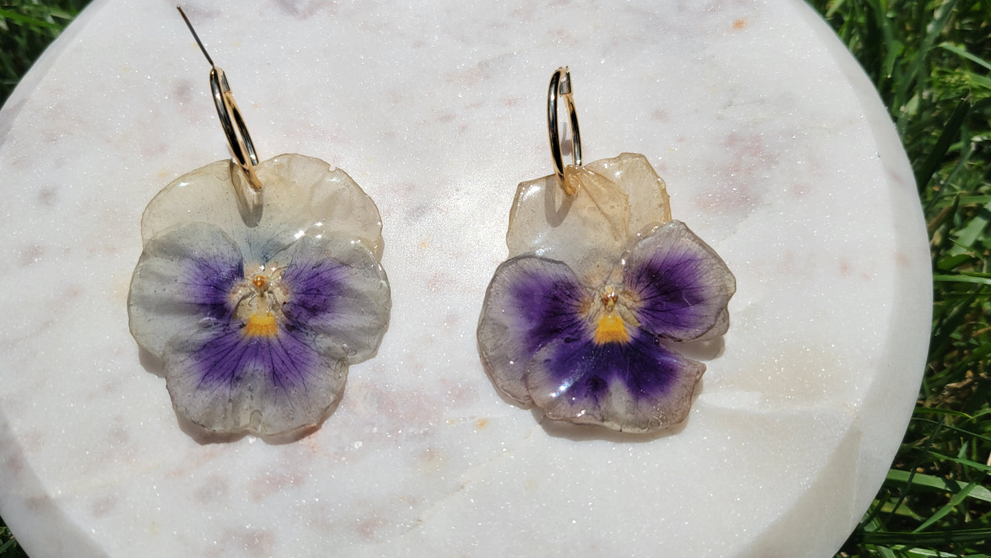 Pansy Hoop Huggies
